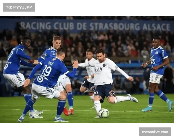 现场:VAR长时间介入,朗斯对阵斯特拉斯堡比赛中断近五分钟 现场:VAR长时间介入,朗斯对阵斯特拉斯堡比赛中断近五分钟