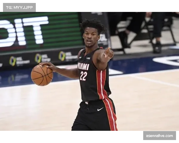 速报:纽约自由人球员萨布丽娜·约内斯库打破由自己保持的单场三分命中数纪录 速报:纽约自由人球员萨布丽娜·约内斯库打破由自己保持的单场三分命中数纪录